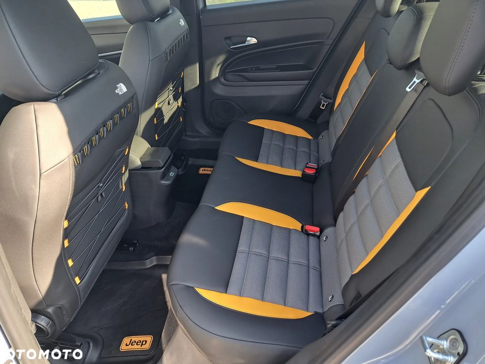 Jeep Avenger 1.2 T3 mHEV The North Face 4xe eDCT6 - 17