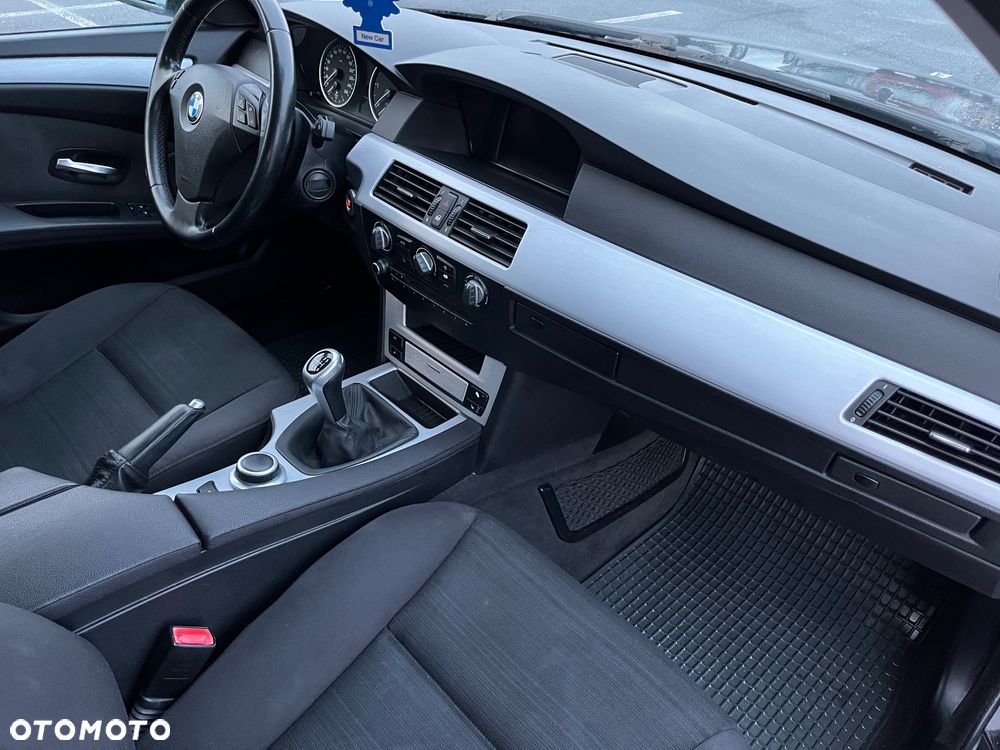 BMW Seria 5 525d - 8