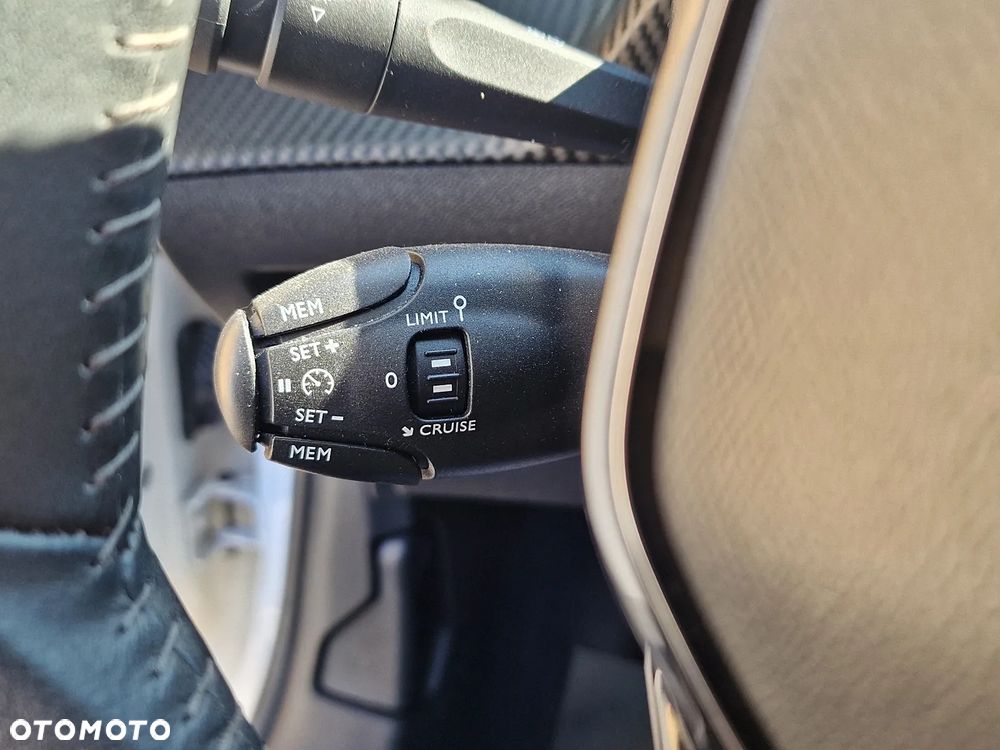 Peugeot 208 1.2 PureTech Style S&S - 15