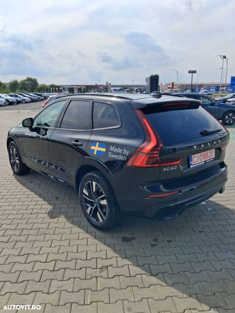 Volvo XC 60 B5 AT AWD MHEV Plus Dark - 4