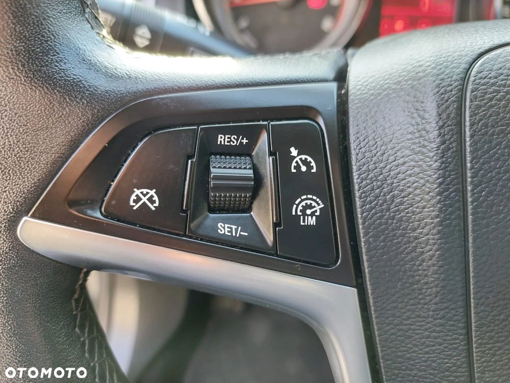 Opel Astra 1.4 Turbo Exklusiv - 22