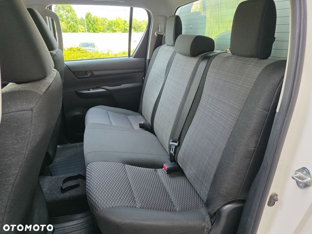 Toyota Hilux 2.4 D-4D Double Cab DLX 4x4 - 17