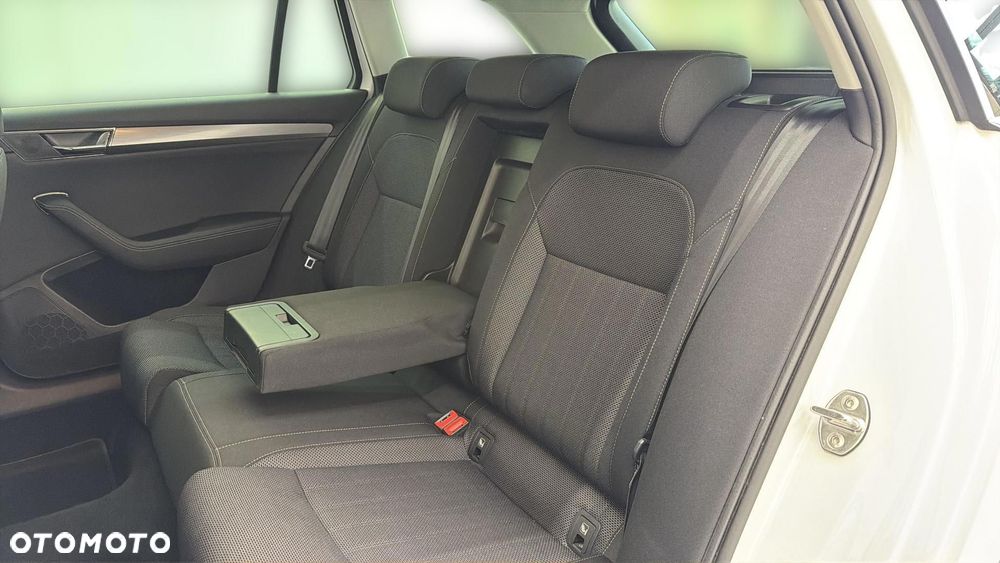 Skoda Superb 2.0 TDI SCR Style DSG - 18