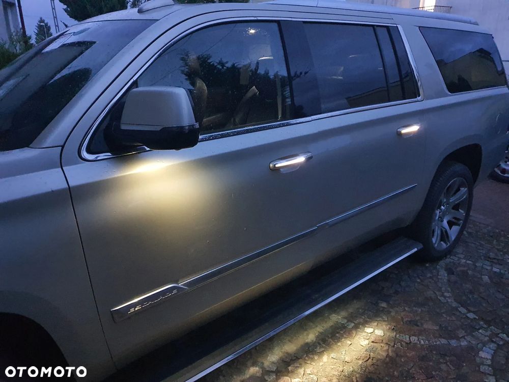 Cadillac Escalade ESV 6.2 V8 AWD AT Premium - 15