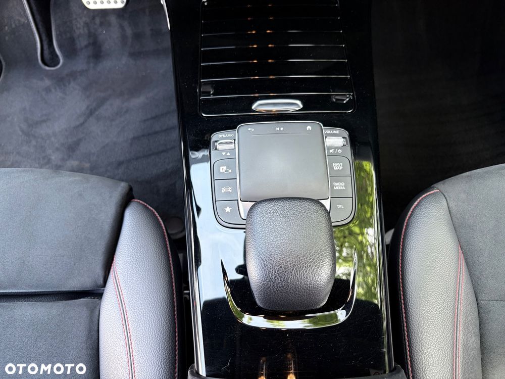 Mercedes-Benz CLA 200 AMG Line 7G-DCT - 23