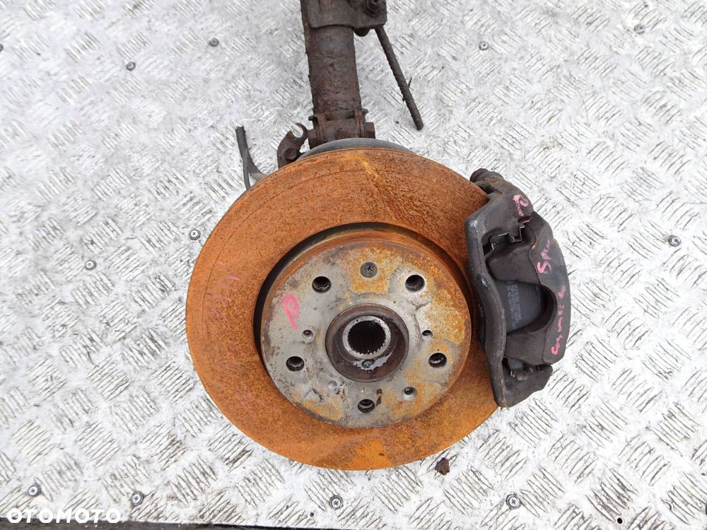 zwrotnica kolumna prawa suzuki swift mk6 sport 1.6 benzyna - 2