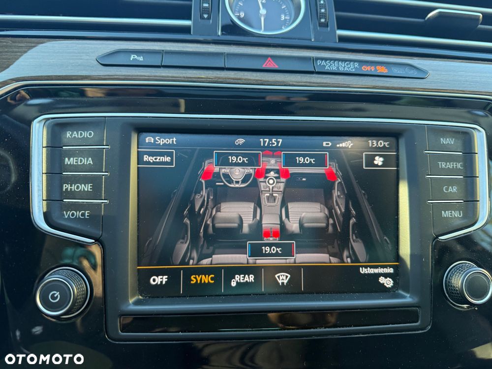 Volkswagen Passat 2.0 TDI SCR Highline DSG - 26