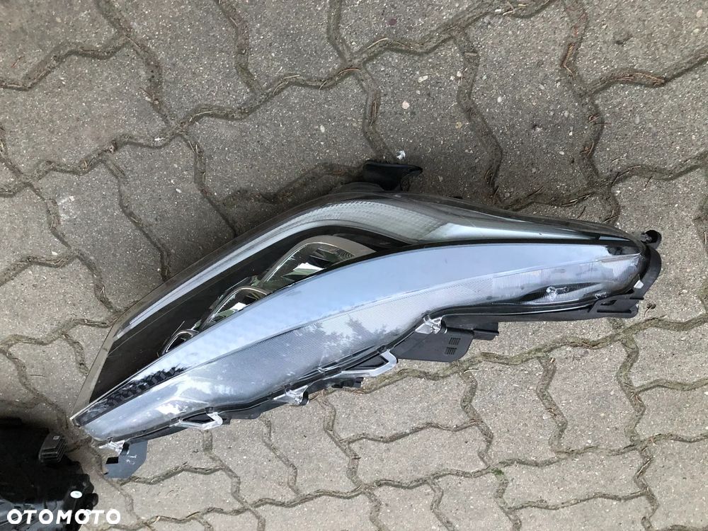 TOYOTA YARIS 4 IV -20 PRAWA LAMPA PRZÓD FULL LED - 4