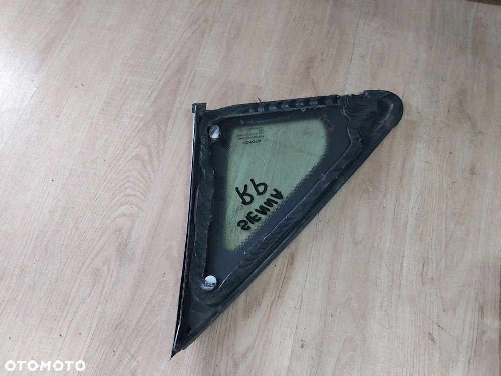 TOYOTA SIENNA szyba prawy przód trójkąt - 4