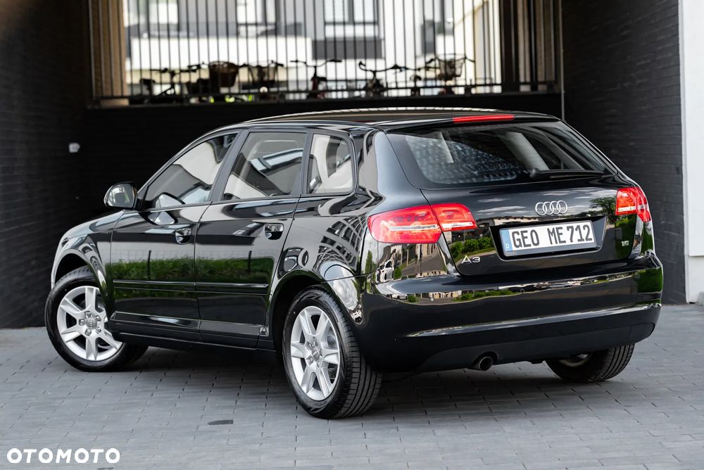 Audi A3 Sportback 1.6 Ambiente - 14