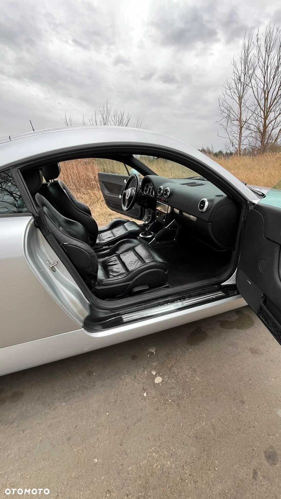 Audi TT Coupé - 4