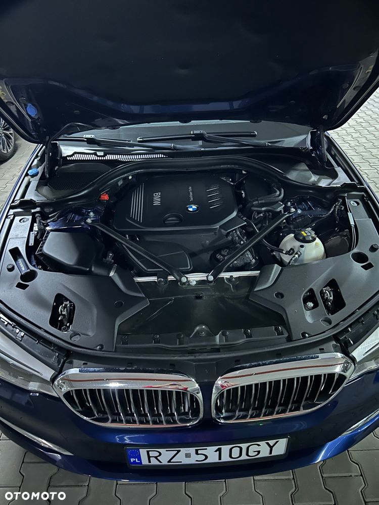 BMW Seria 5 520d Luxury Line sport - 8