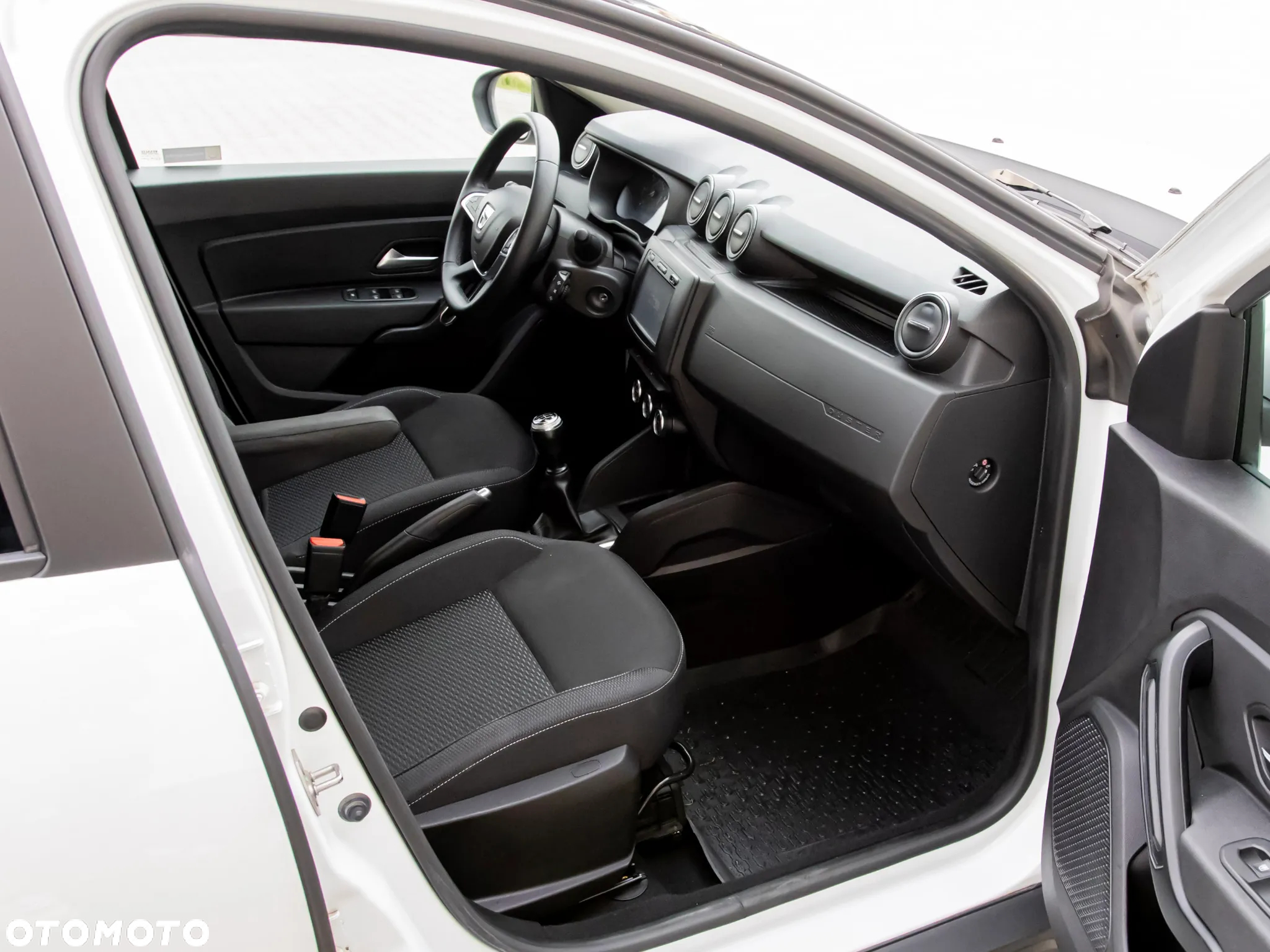 Dacia Duster 1.6 SCe Access S&S - 26