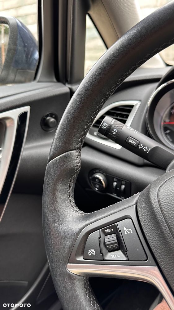 Opel Astra 1.6 Turbo Edition - 27