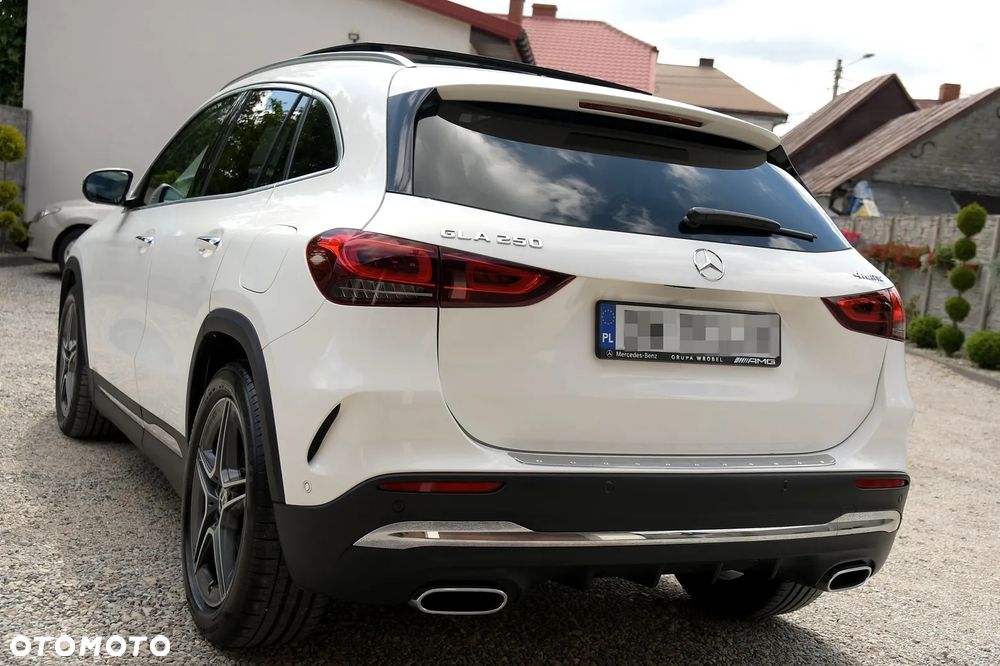 Mercedes-Benz GLA 250 4-Matic AMG Line - 6