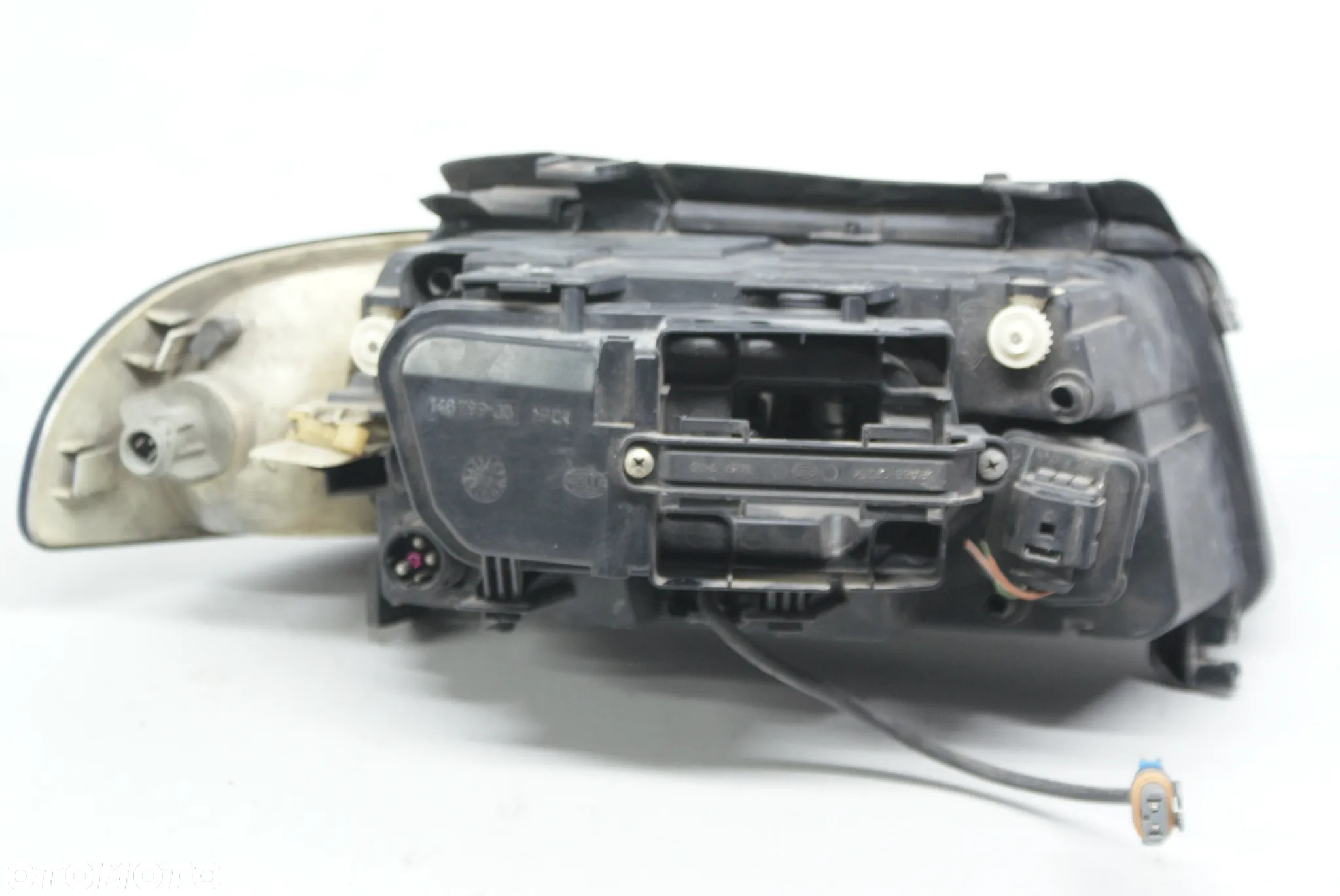 Lampy przednie audi a4 s4 rs4 xenon - 2