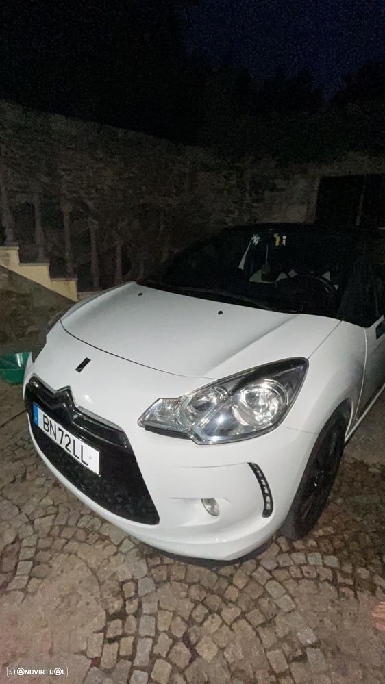 Citroën DS3 1.6 HDi Airdream So Chic - 2