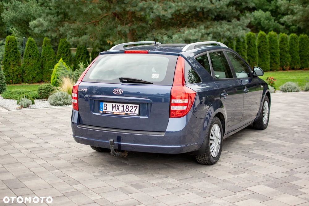 Kia Ceed - 24