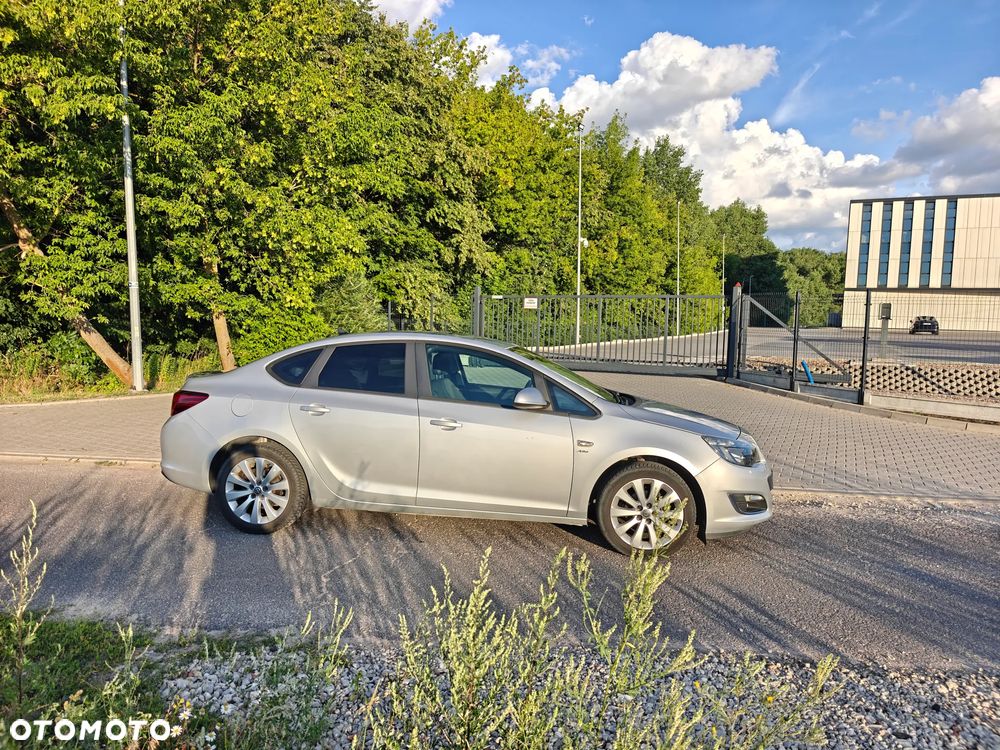 Opel Astra 1.4 T Active - 3