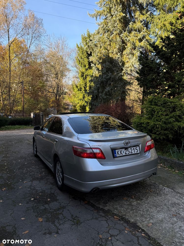 Toyota Camry 3.5 V6 SE - 8