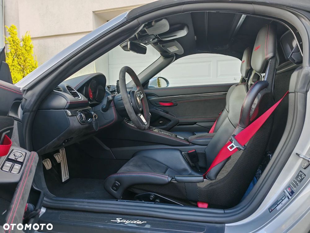 Porsche 718 Spyder Spyder - 26