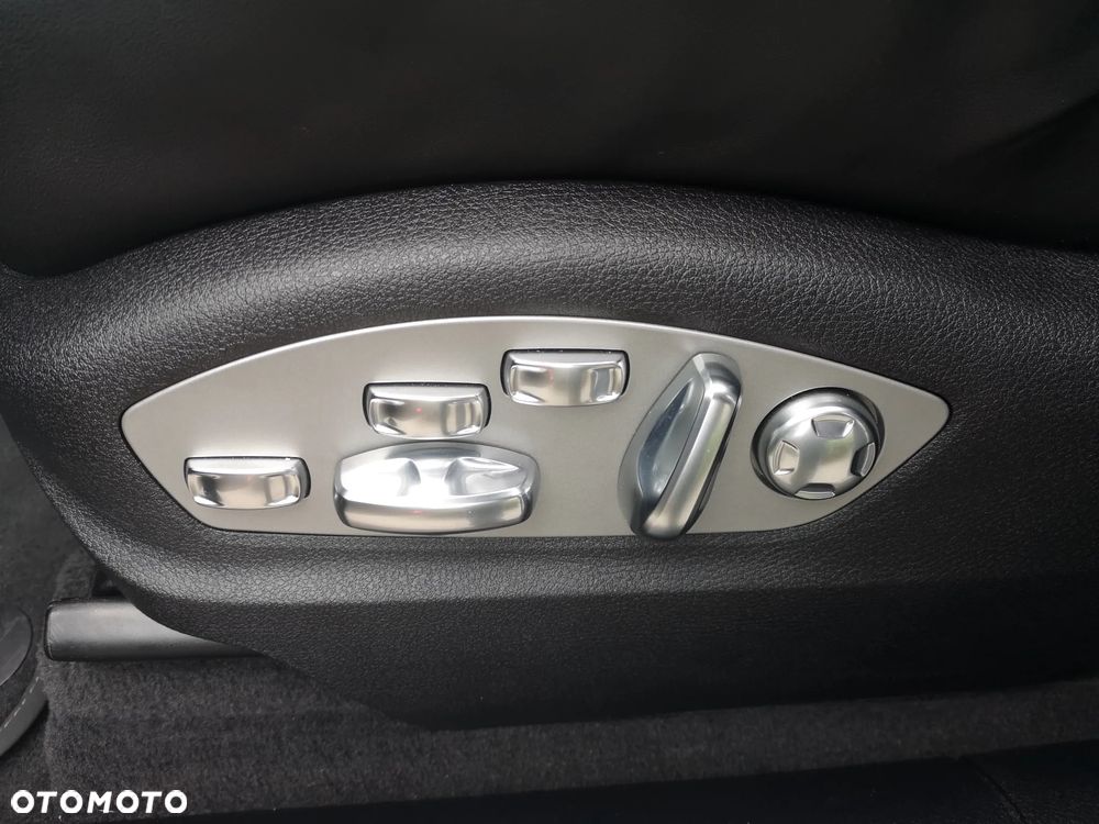 Porsche Macan T - 27