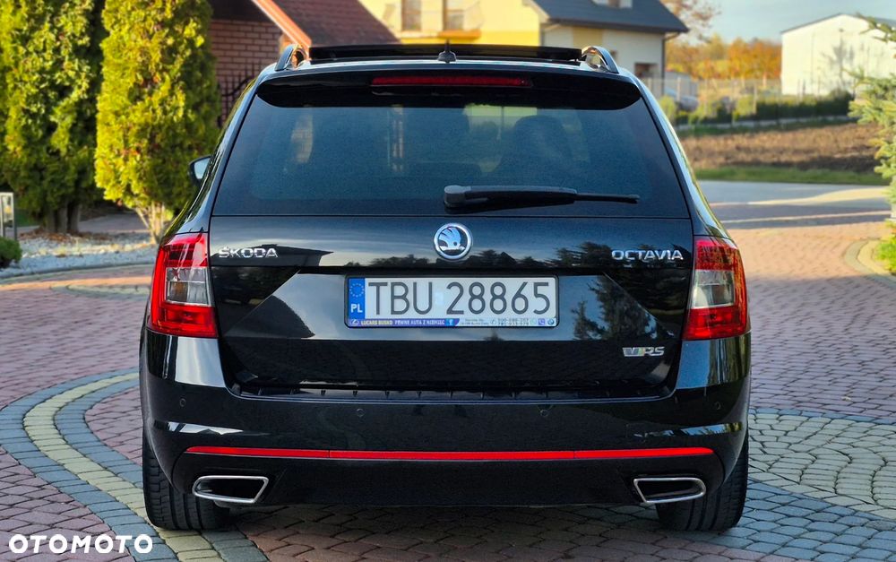 Skoda Octavia Combi 2.0 TDI DSG RS - 33