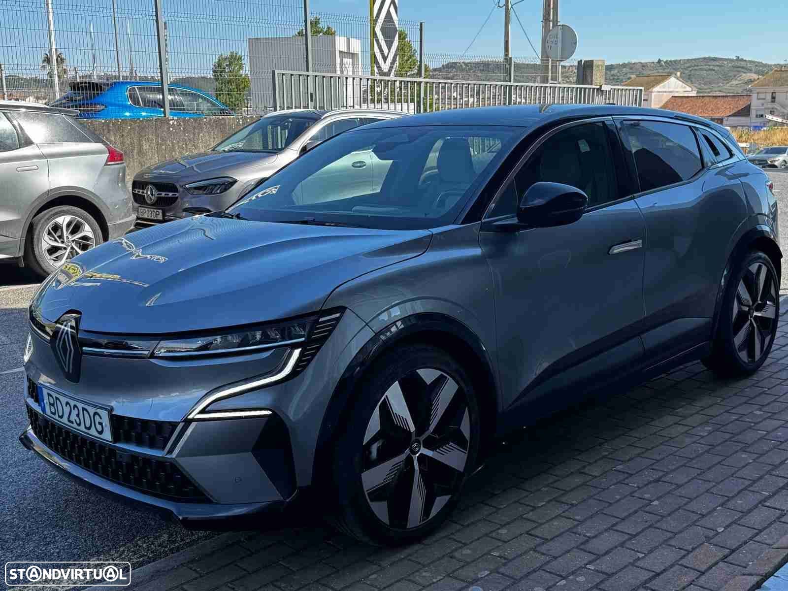 Renault Mégane E-Tech - 1