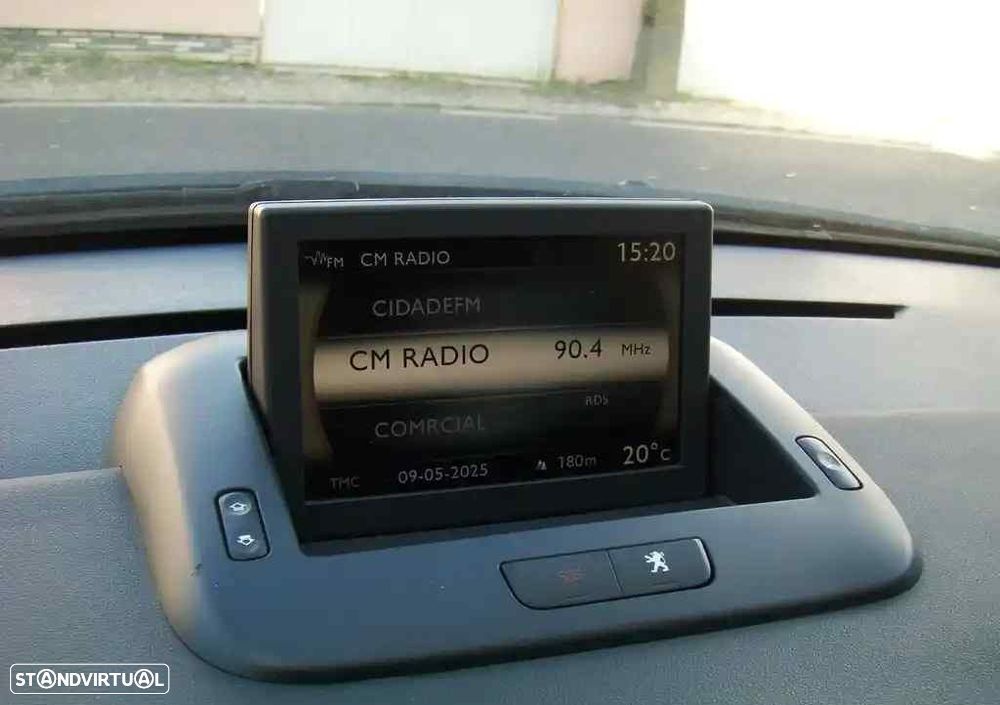 Peugeot 5008 1.6 HDi Executive JLL17 - 21