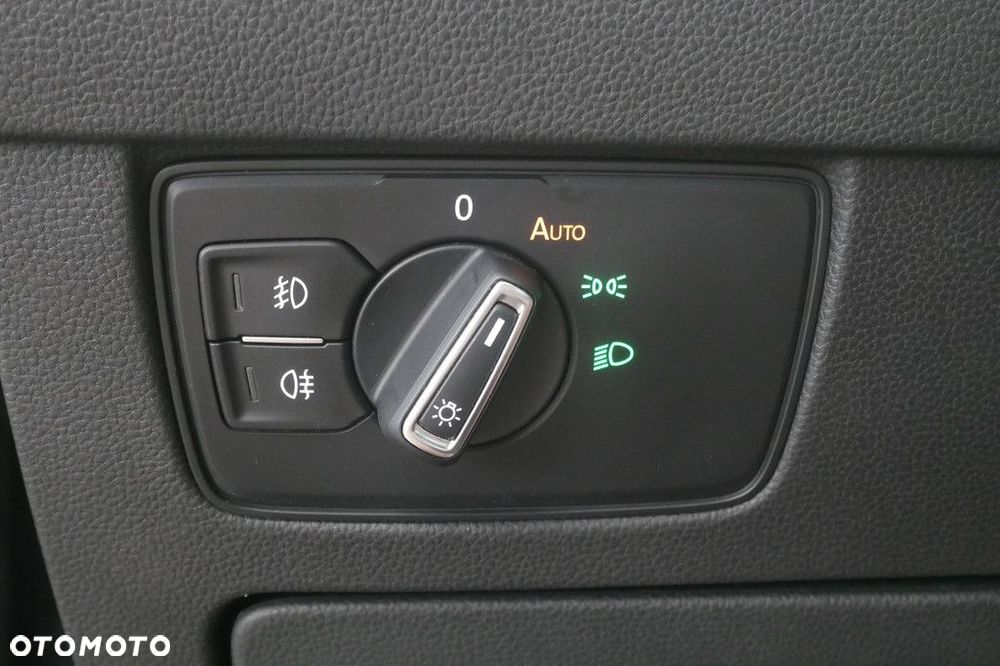 Volkswagen Passat Variant 2.0 TSI Business DSG - 26