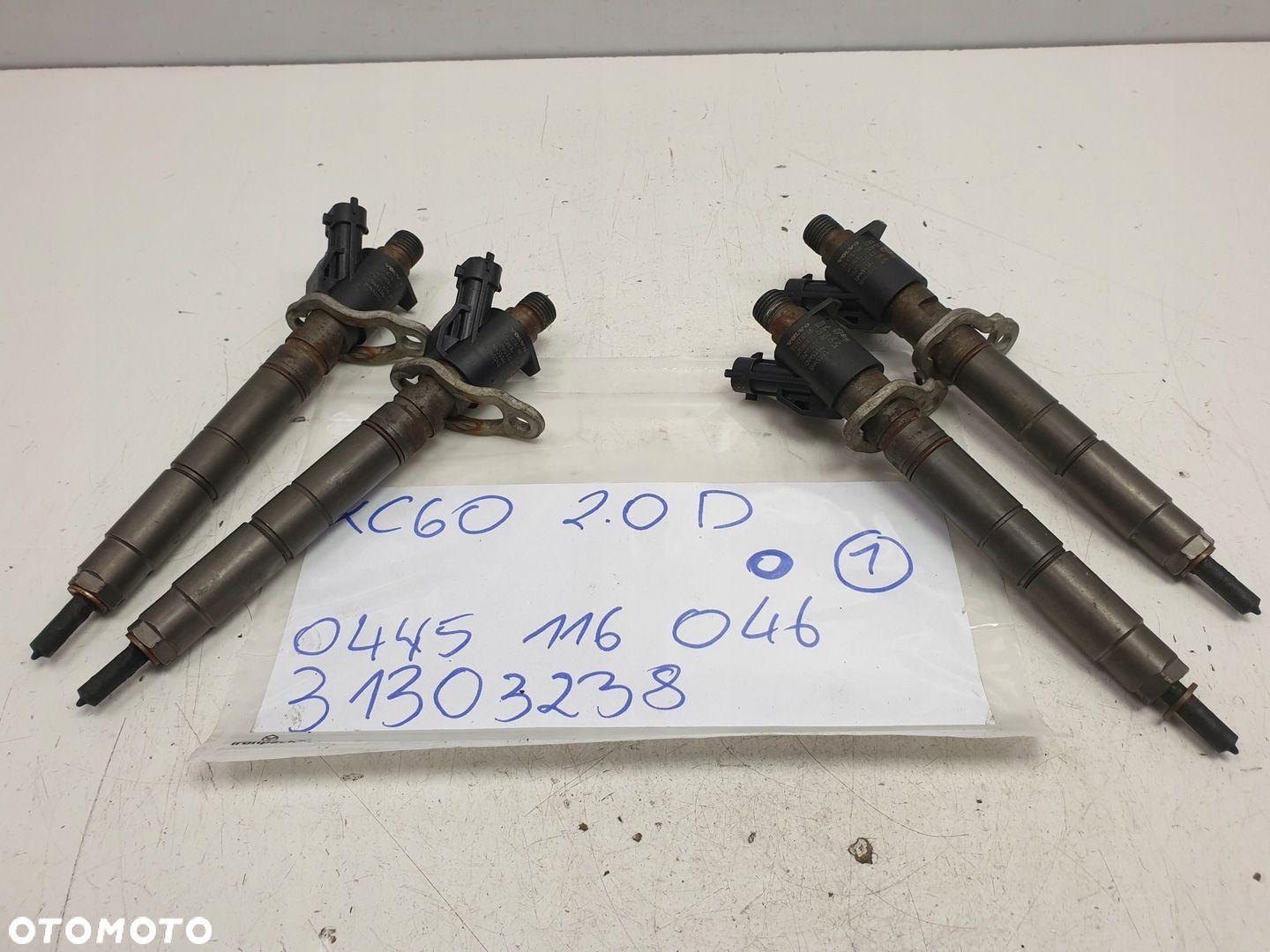 Volvo XC60 2.0 D3 WTRYSKIWACZ wtrysk 0445116046 - 1