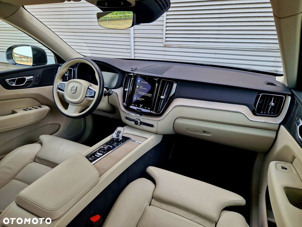 Volvo XC 60 T5 AWD Inscription - 25