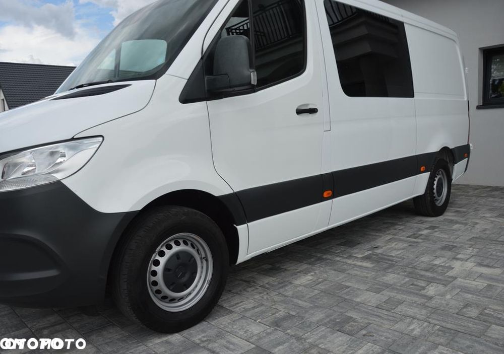 Mercedes-Benz Sprinter - 11