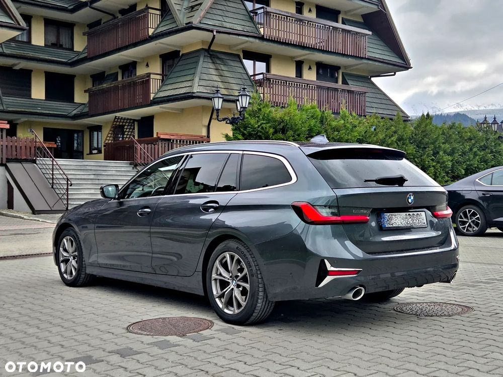 BMW Seria 3 320d xDrive Luxury Line sport - 18