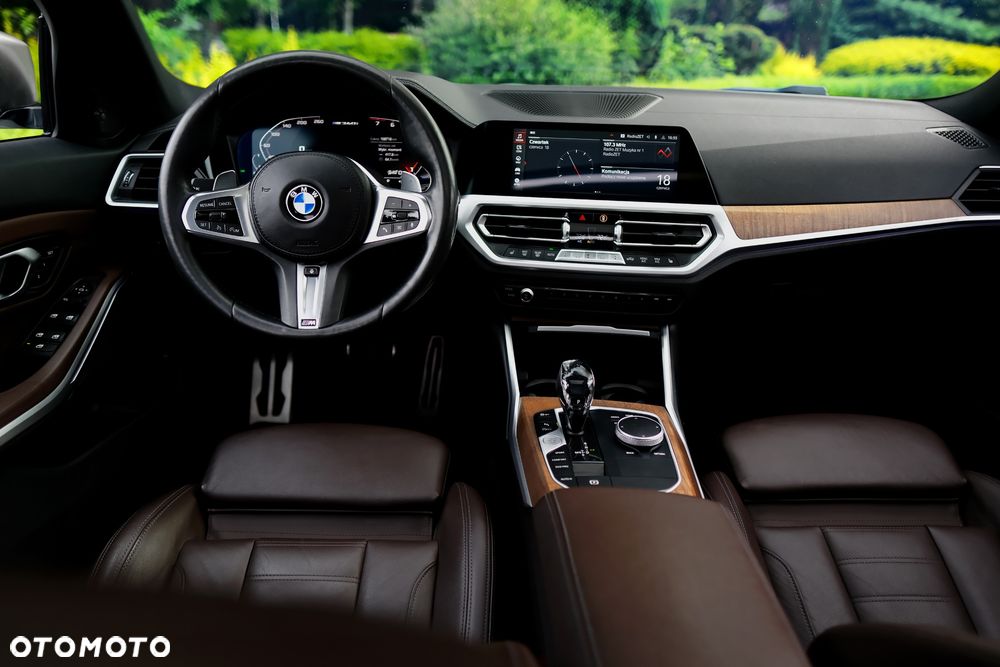 BMW Seria 3 M340i xDrive - 21