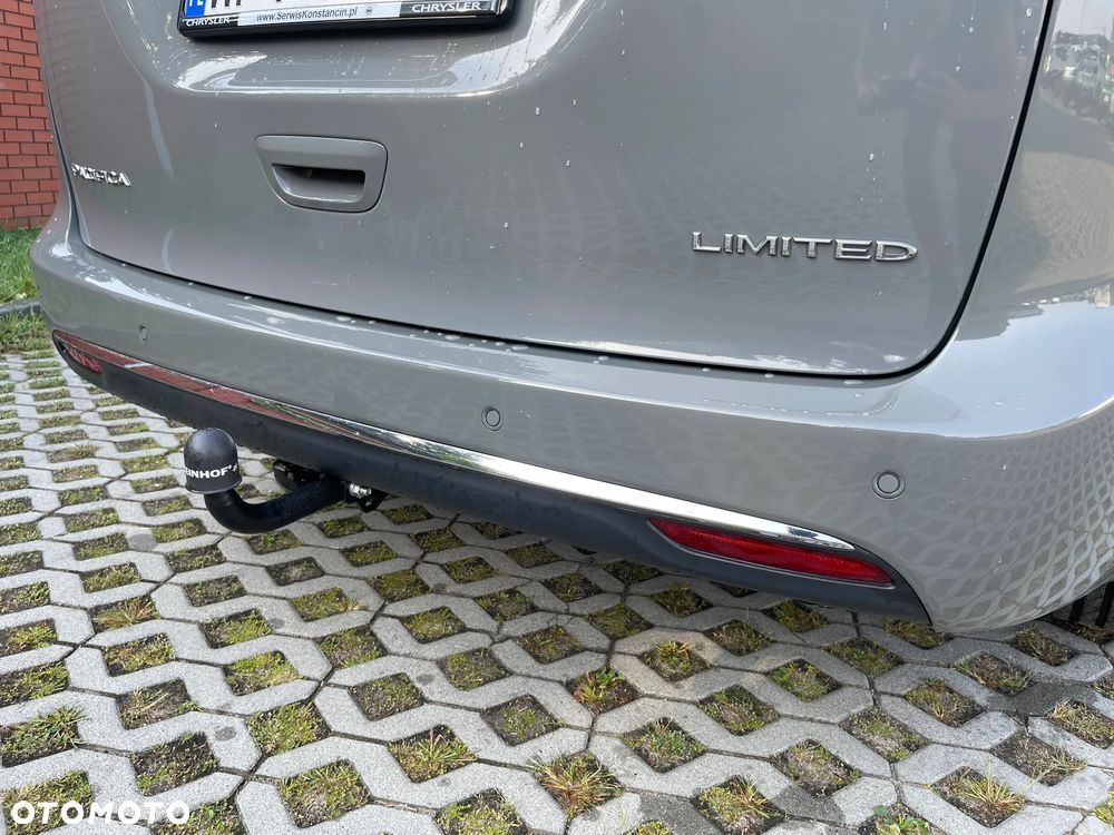 Chrysler Pacifica - 12