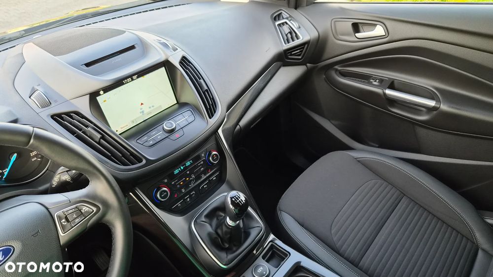 Ford Kuga 1.5 EcoBoost 2x4 Titanium - 13