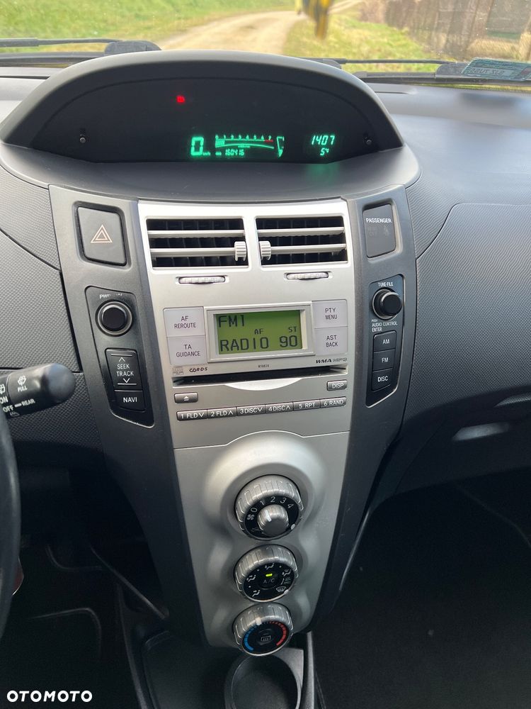 Toyota Yaris 1.3 Sol - 13