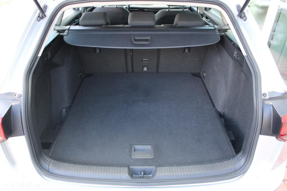 Volkswagen Golf - 34