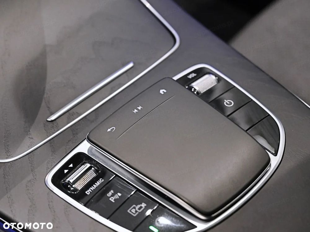 Mercedes-Benz Klasa E 220 d 4-Matic - 9