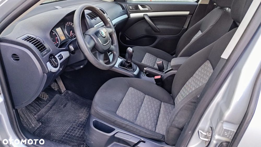 Skoda Octavia 1.4 Ambiente - 10