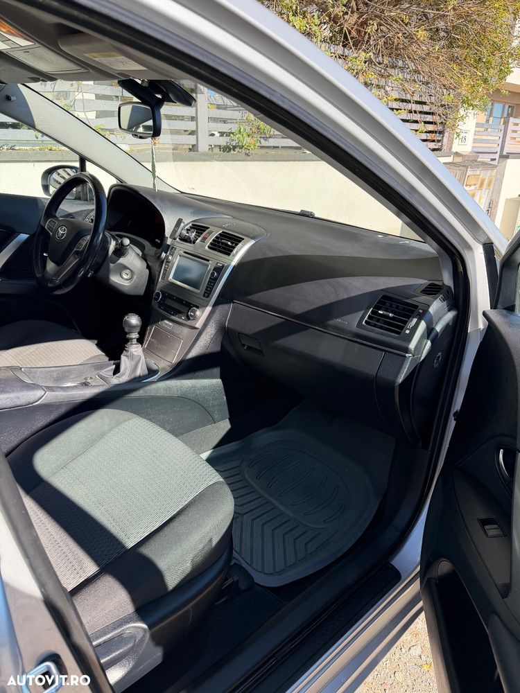 Toyota Avensis 2.0 D-4D Executive - 10