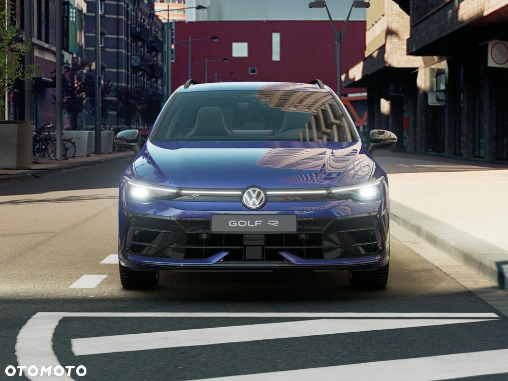 Volkswagen Golf VIII 2.0 TSI 4Motion R - 2