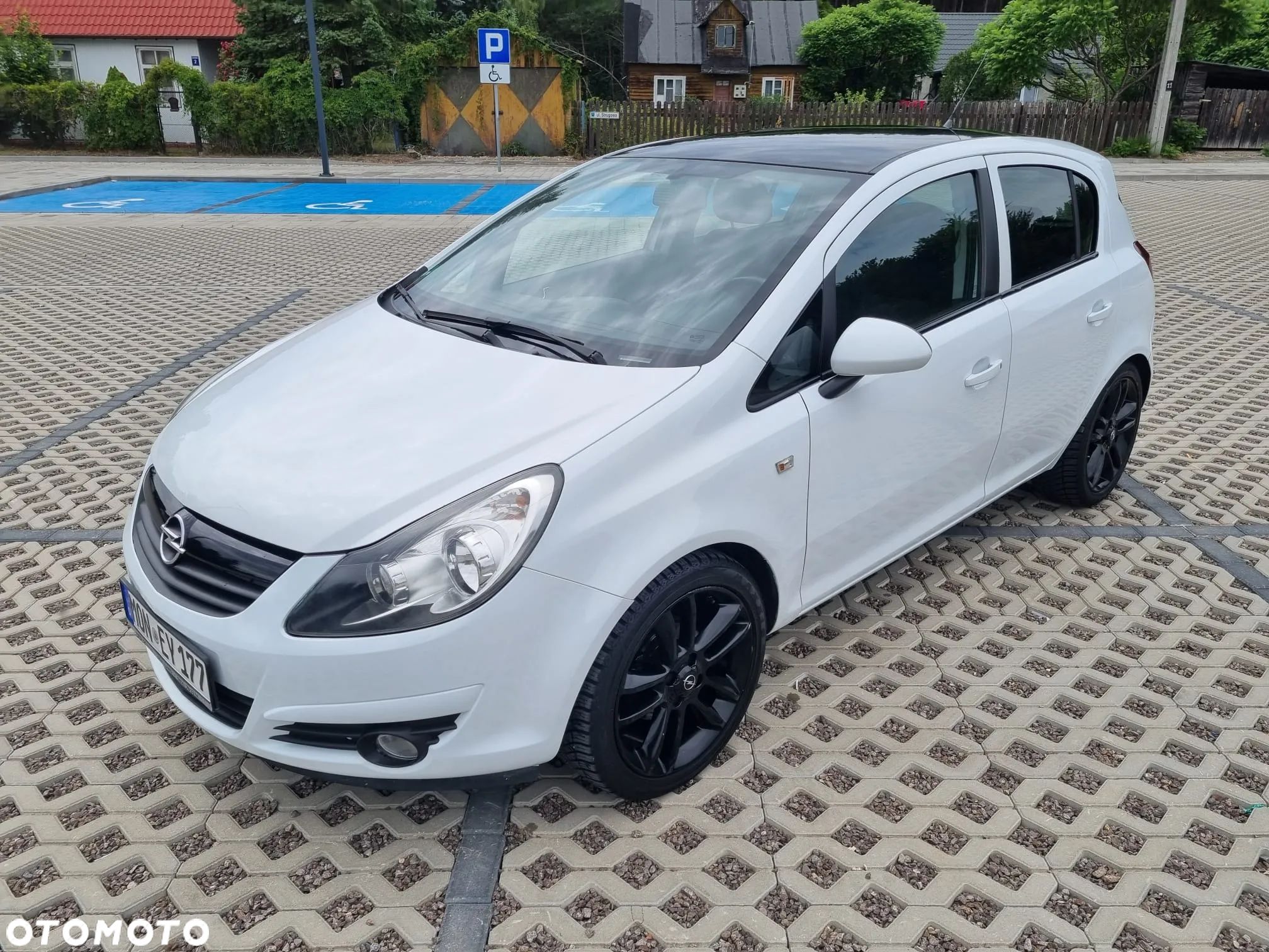 Opel Corsa 1.4 16V Cosmo - 1