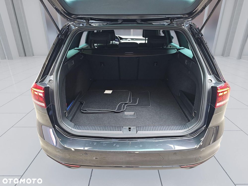 Volkswagen Passat - 15