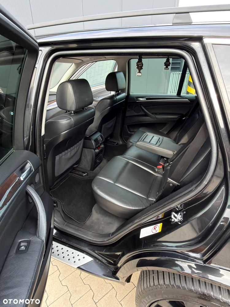 BMW X5 xDrive48i - 40