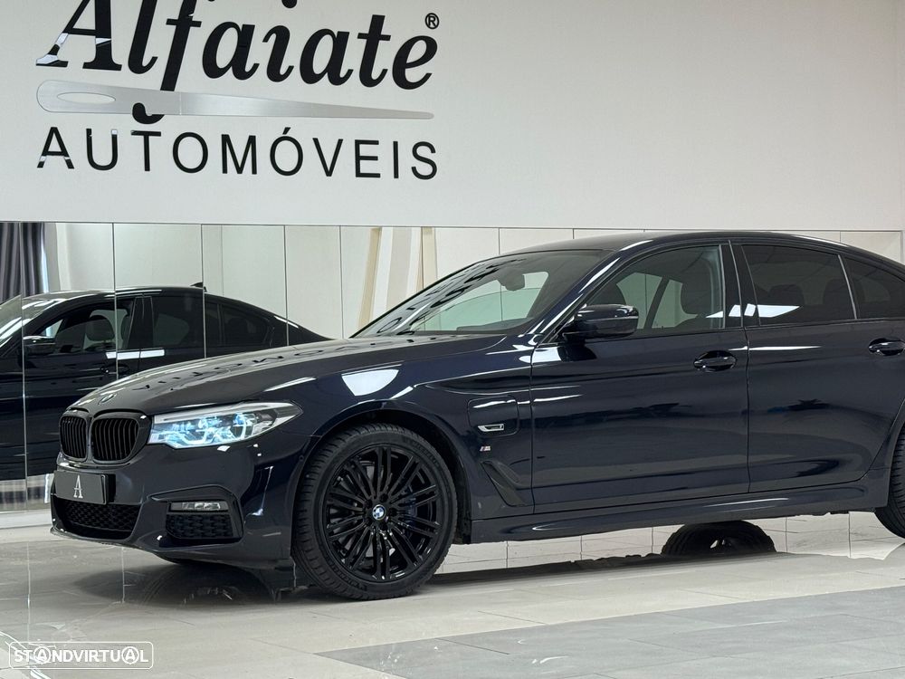 BMW 530 e Pack Desportivo M - 3