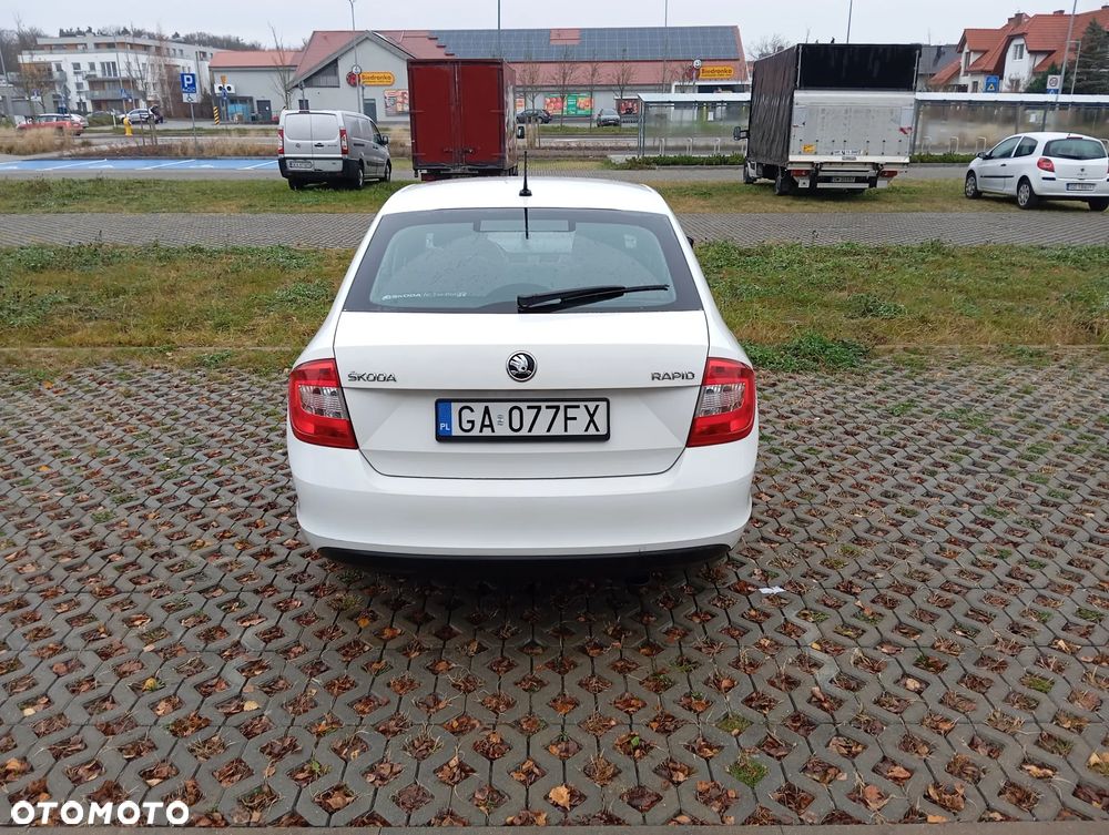 Skoda RAPID Spb 1.2 TSI Active - 4