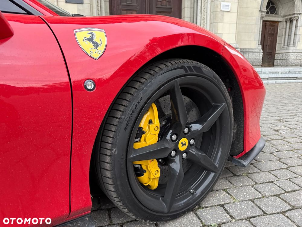 Ferrari F8 Tributo - 13