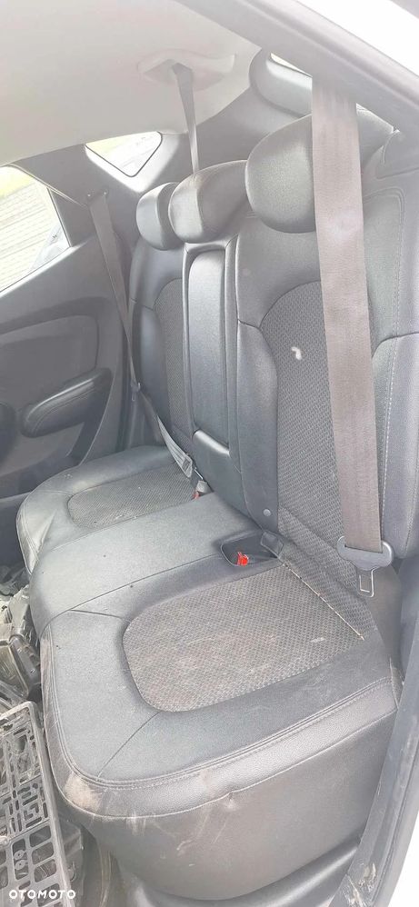 Hyundai IX35 1,7CRDI 115KM rozrusznik - 9